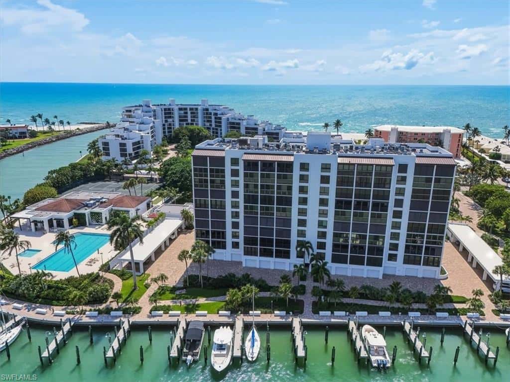 2400 Gulf Shore Blvd #604, Naples, photo 34