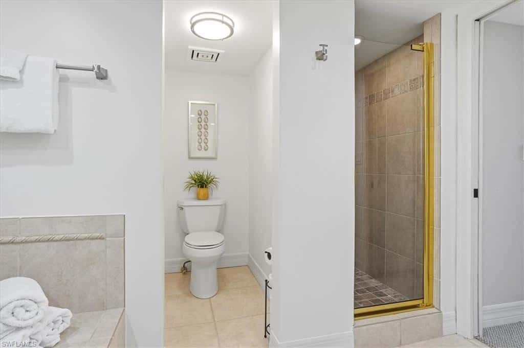 2400 Gulf Shore Blvd #604, Naples, photo 18