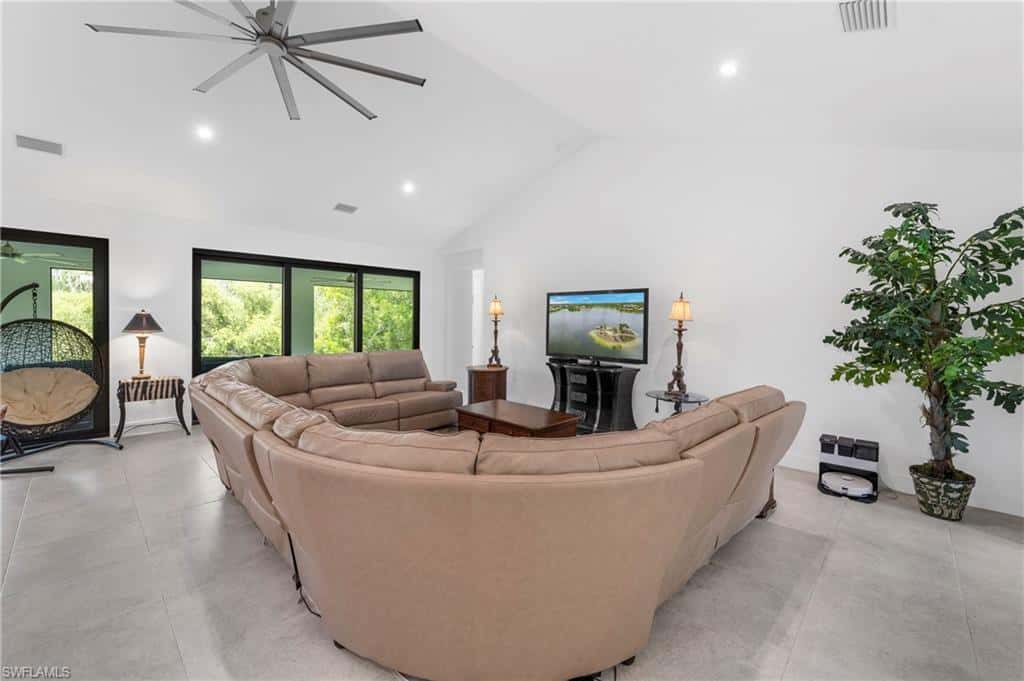 18355 Fairmont Dr, Naples, photo 17