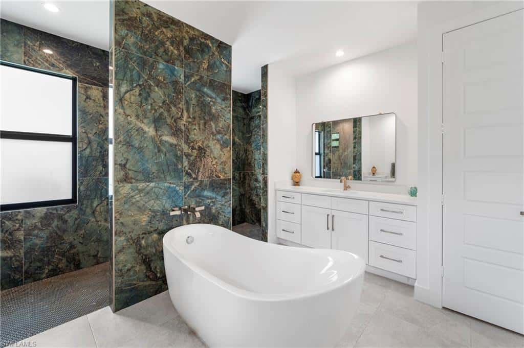 18355 Fairmont Dr, Naples, photo 20