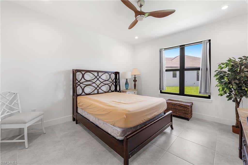 18355 Fairmont Dr, Naples, photo 24