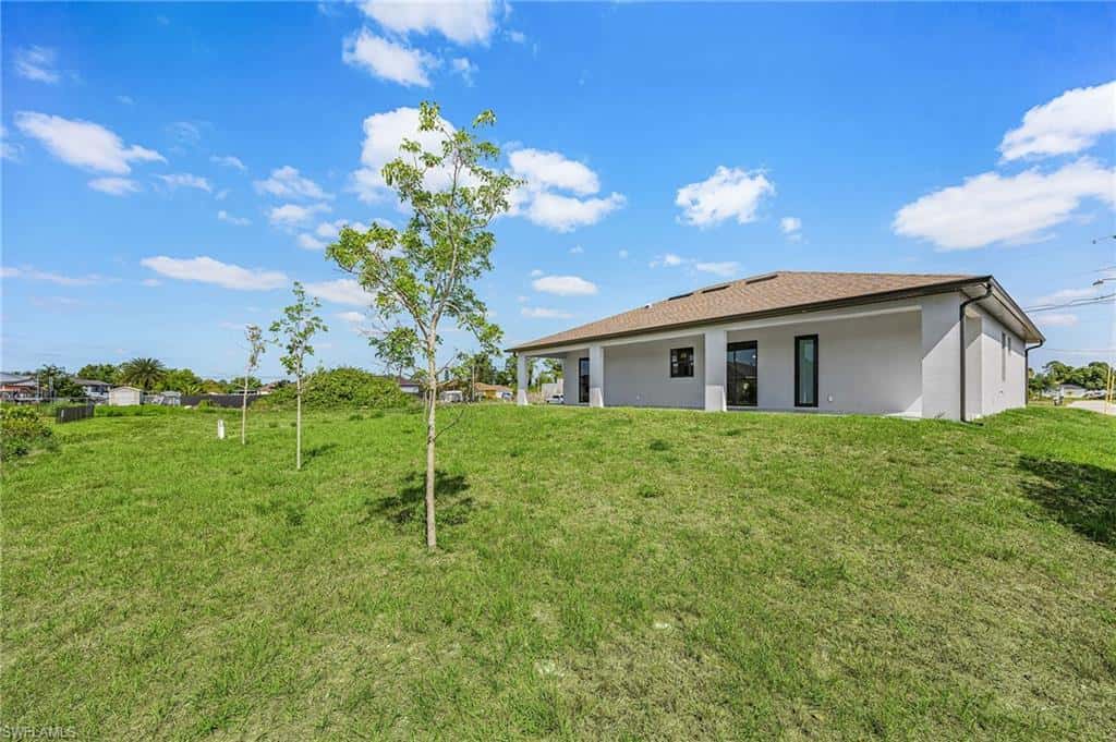 3813 1st St, Lehigh Acres, photo 28