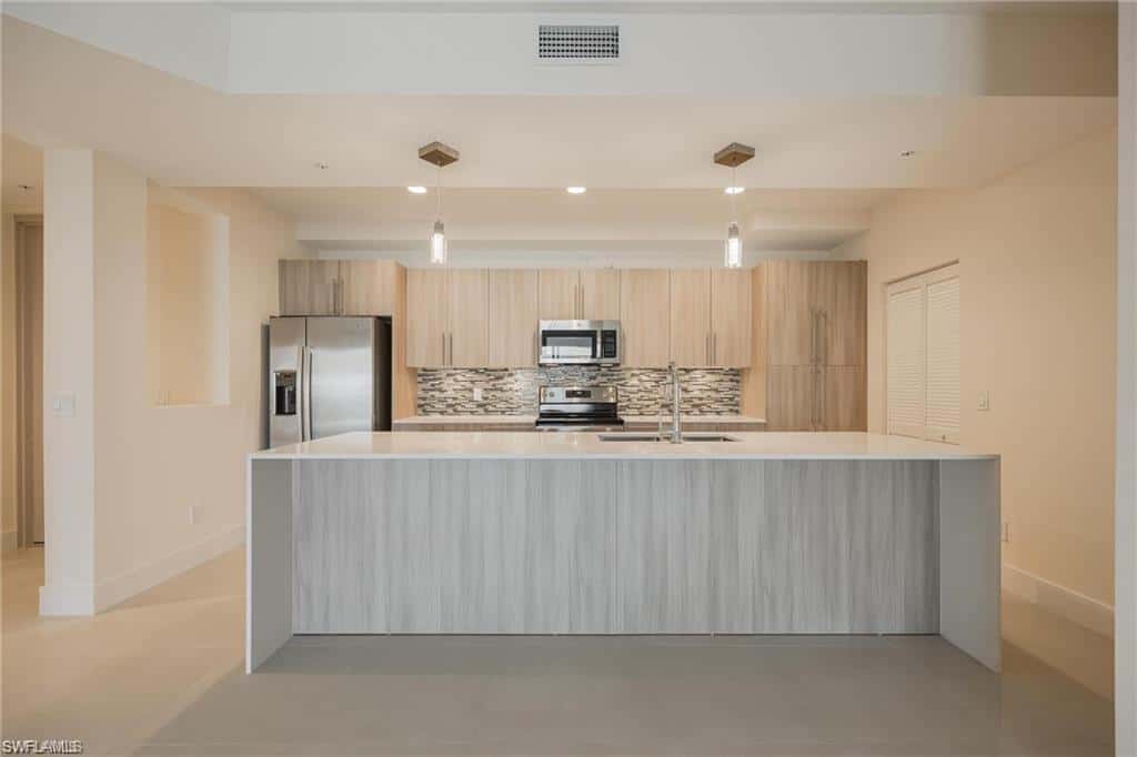 15901 Royal Pointe Ln #306, Fort Myers, photo 6