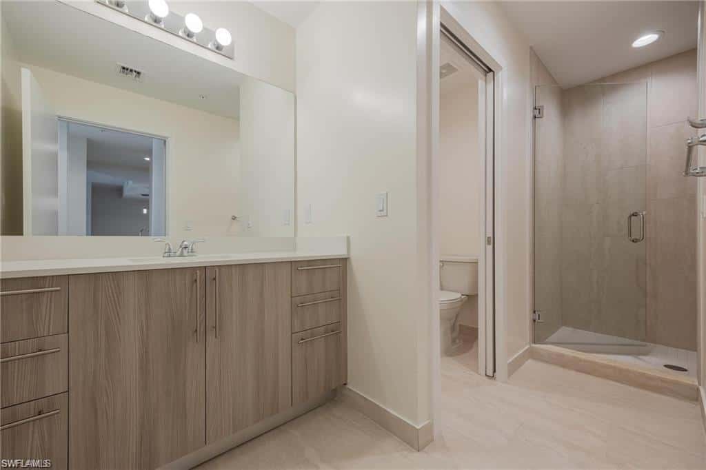 15901 Royal Pointe Ln #306, Fort Myers, photo 9