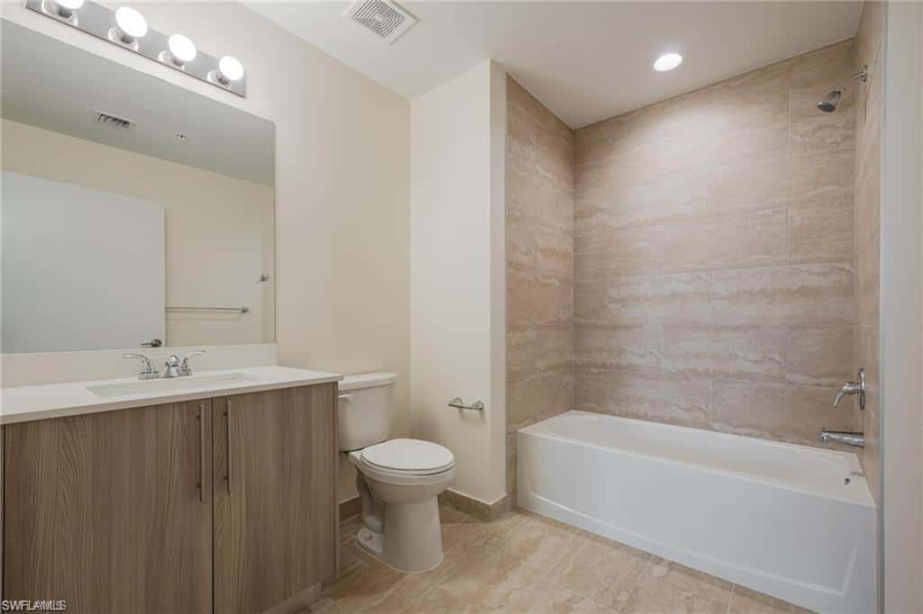 15901 Royal Pointe Ln #306, Fort Myers, photo 10