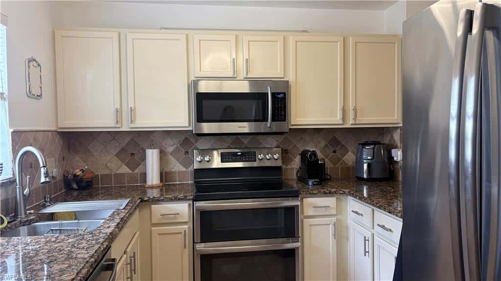 9064 Gervais Cir #105, Naples, photo 13