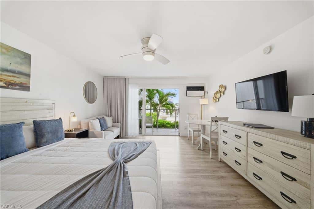 900 Broad Ave #117, Naples, photo 22