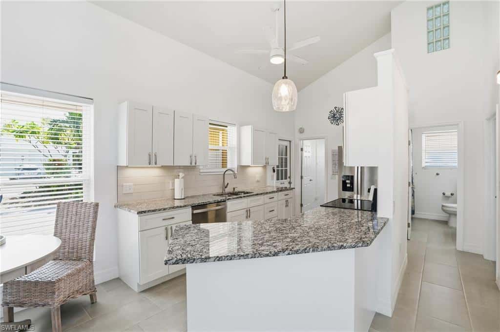 421 Connecticut St, Fort Myers Beach, photo 5