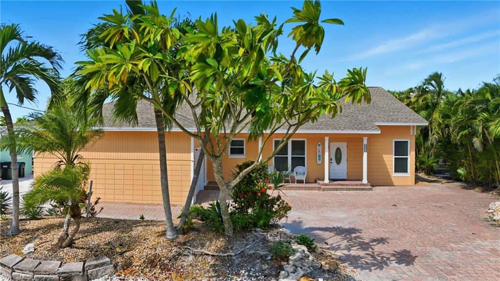 421 Connecticut St, Fort Myers Beach, photo 35