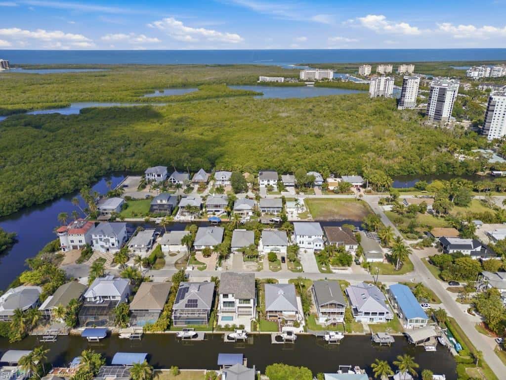 1286 Belaire Ct, Naples, photo 35