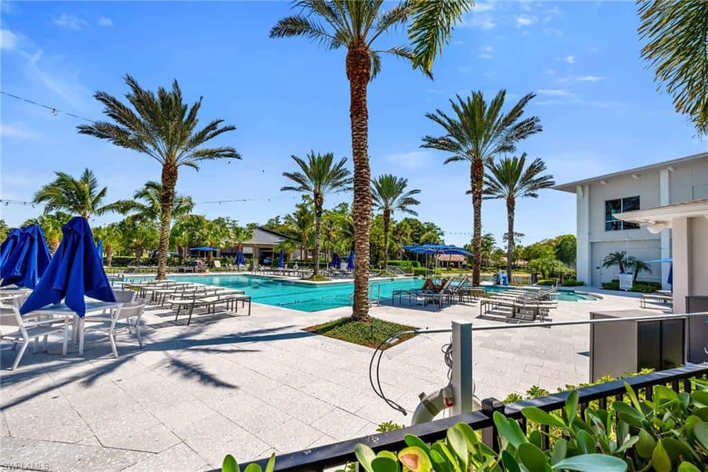 200 Wyndemere Way #b402, Naples, photo 4