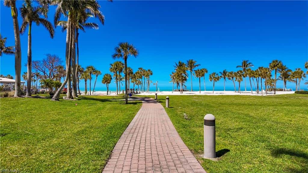 4021 Gulf Shore Blvd #702, Naples, photo 27