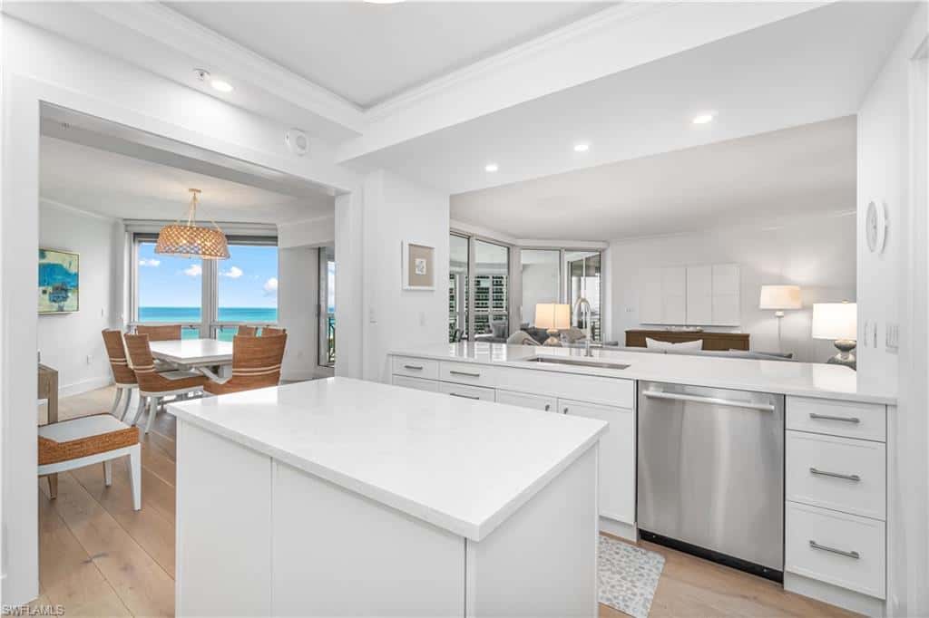 4021 Gulf Shore Blvd #702, Naples, photo 11