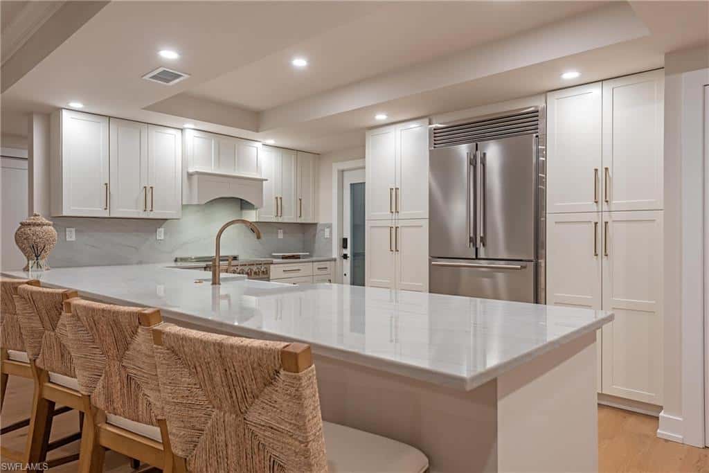 400 Park Shore Dr #304, Naples, photo 4