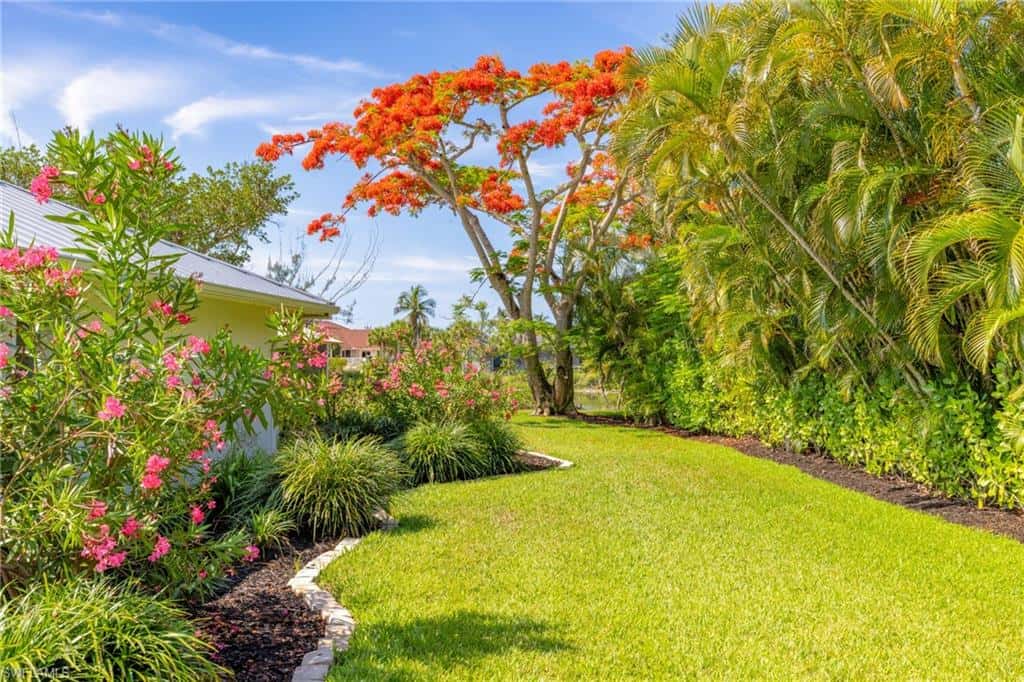 283 Palm Lake Dr, Sanibel, photo 10