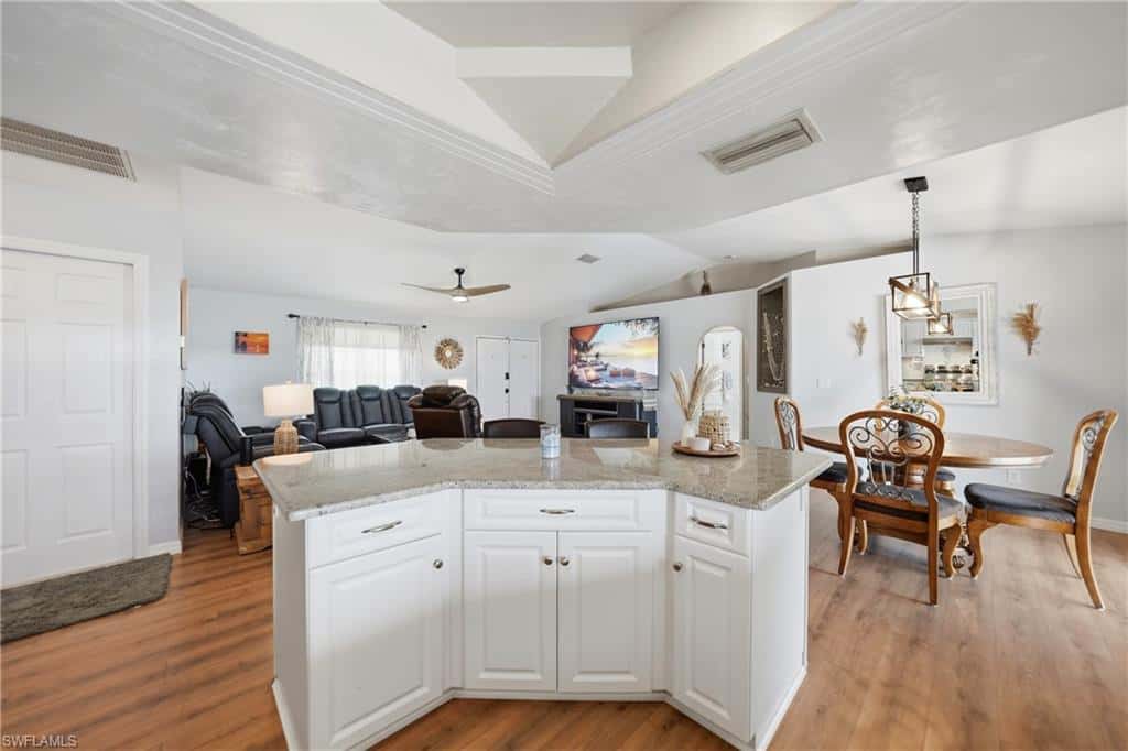 515 Gleason Pkwy, Cape Coral, photo 8
