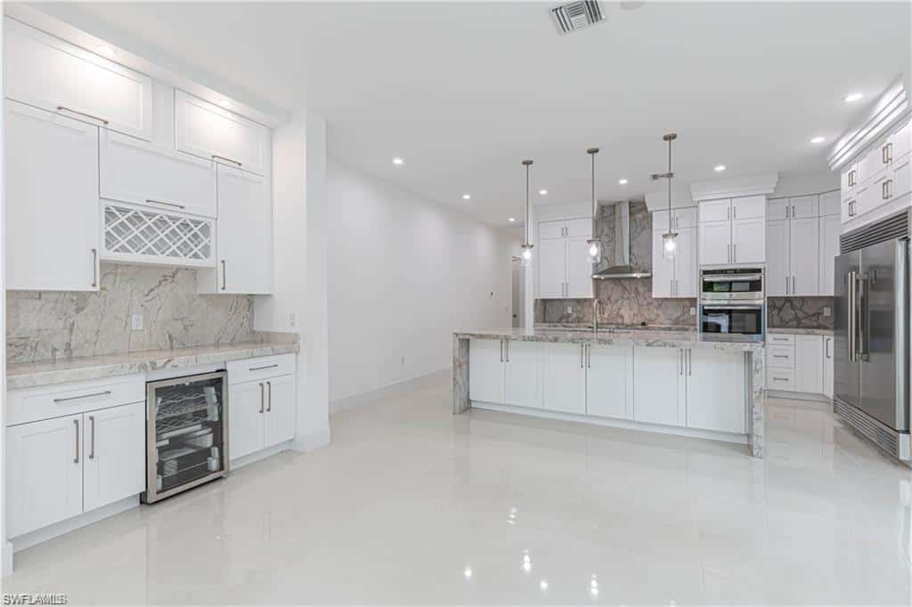 3098 Pine Tree Dr, Naples, photo 5