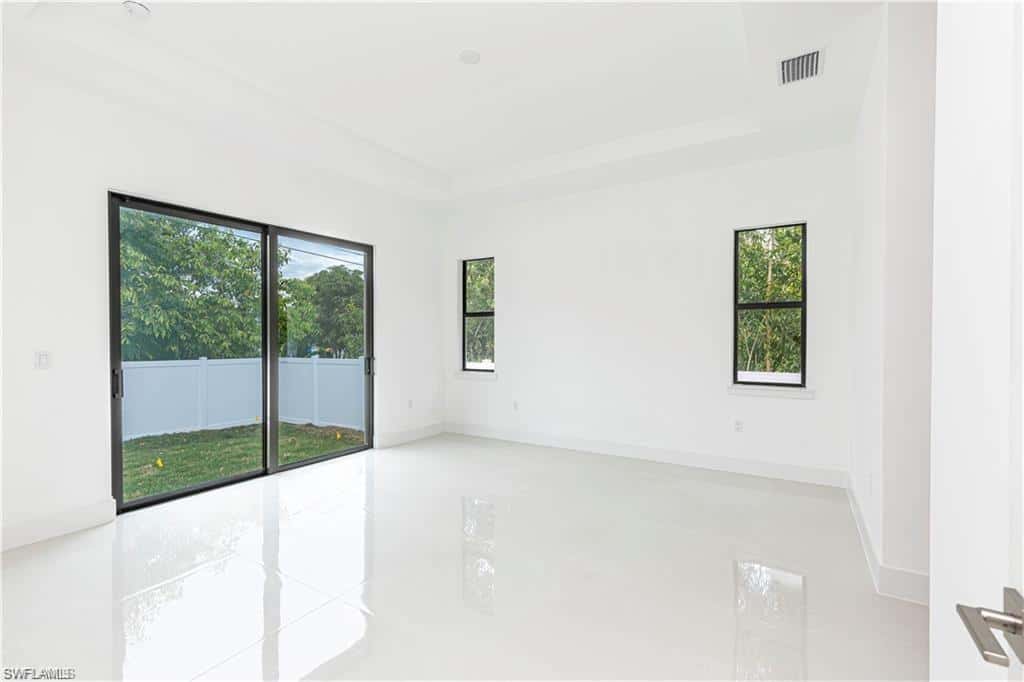 3098 Pine Tree Dr, Naples, photo 9