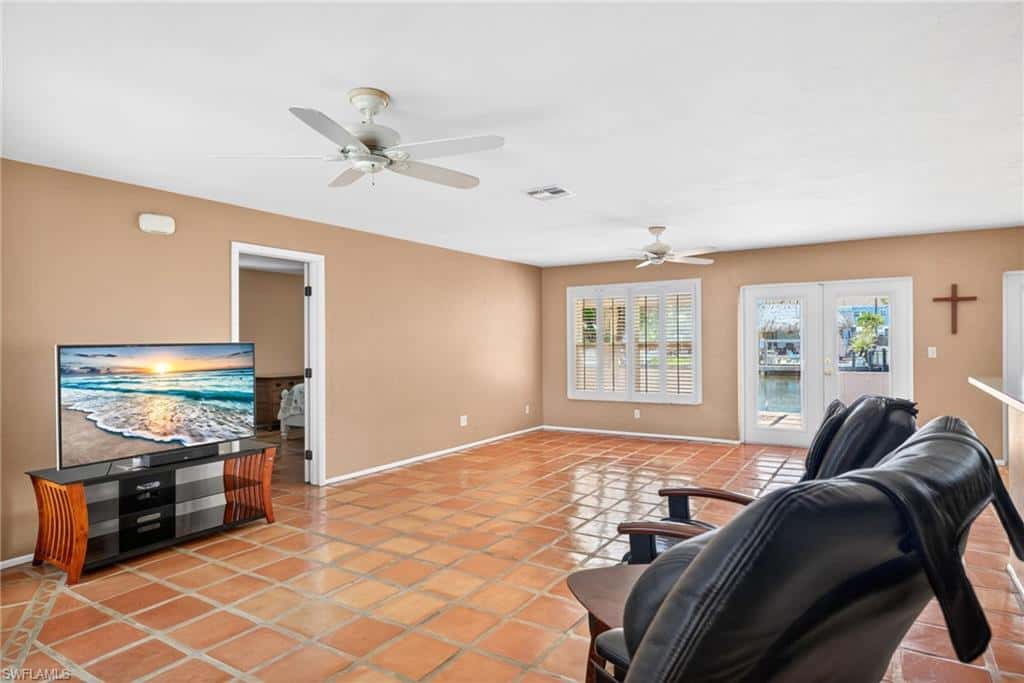 12279 Matlacha Blvd, Matlacha Isles, photo 5