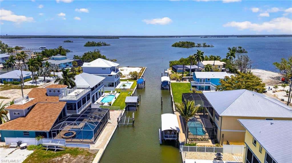 243 Driftwood Ln, Fort Myers Beach, photo 37