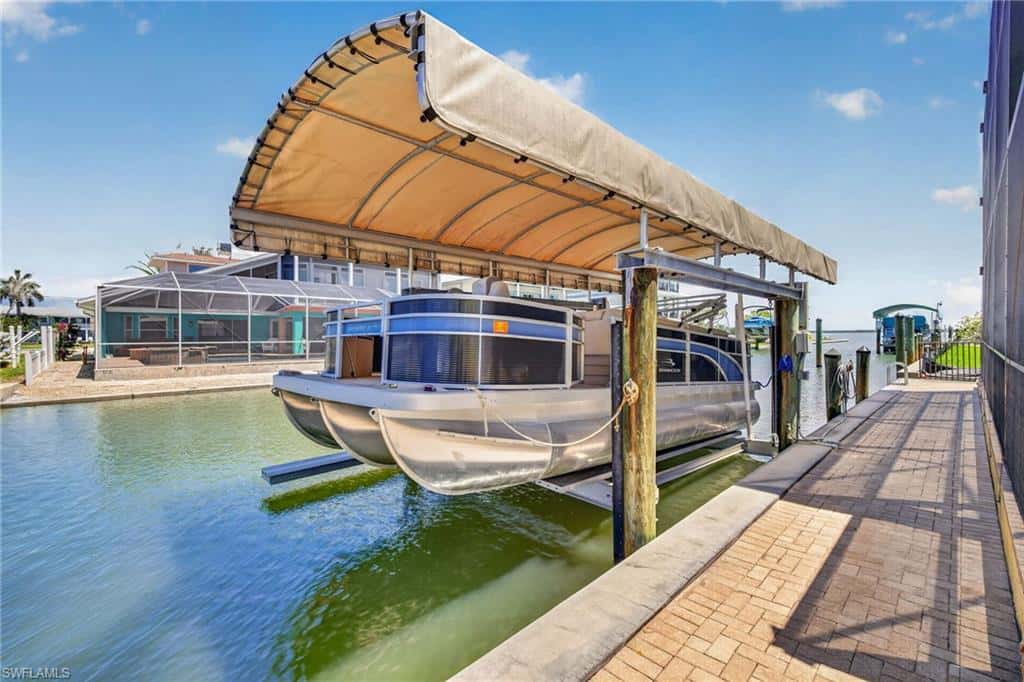 243 Driftwood Ln, Fort Myers Beach, photo 4