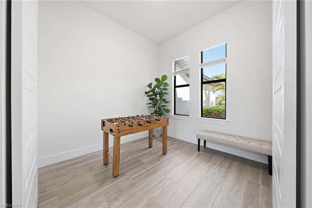 1214 29th Ter, Cape Coral, photo 24