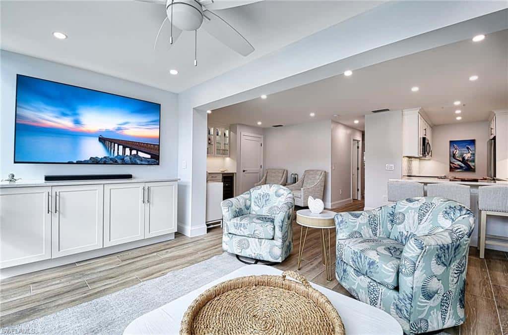 2100 Gulf Shore Blvd #107, Naples, photo 7