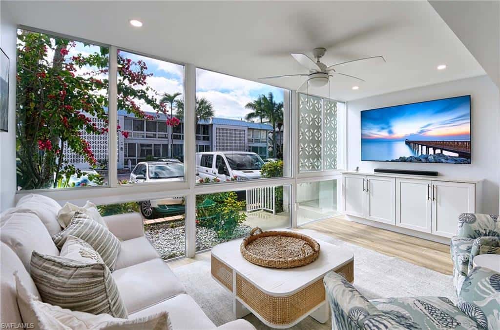 2100 Gulf Shore Blvd #107, Naples, photo 5