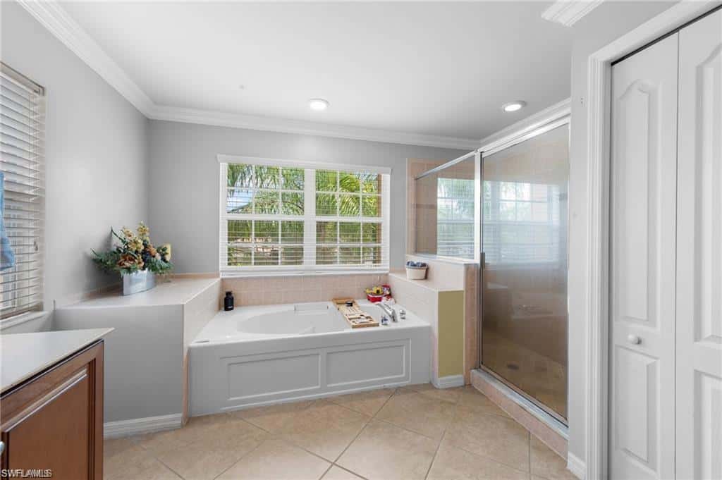 8364 Laurel Lakes Blvd, Naples, photo 28