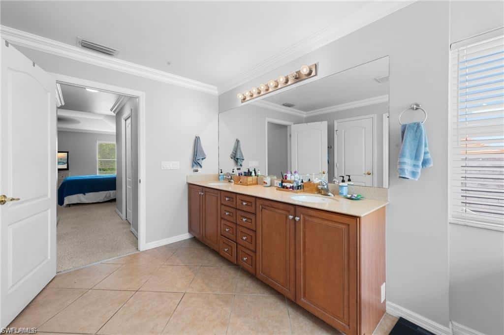 8364 Laurel Lakes Blvd, Naples, photo 29