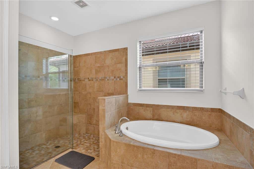 16380 Aberdeen Way, Naples, photo 17