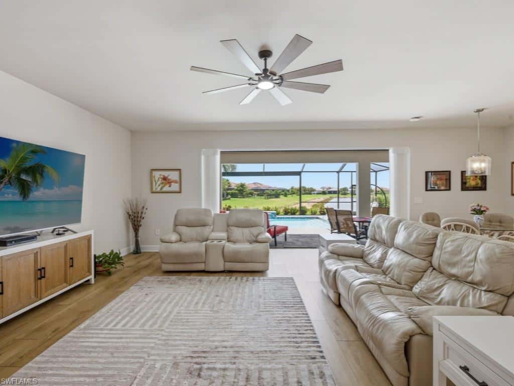 4010 Hampton Cir, Alva, photo 4