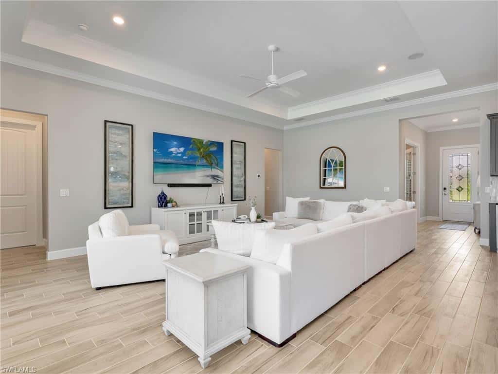 21064 Hallandale Dr, Estero, photo 5