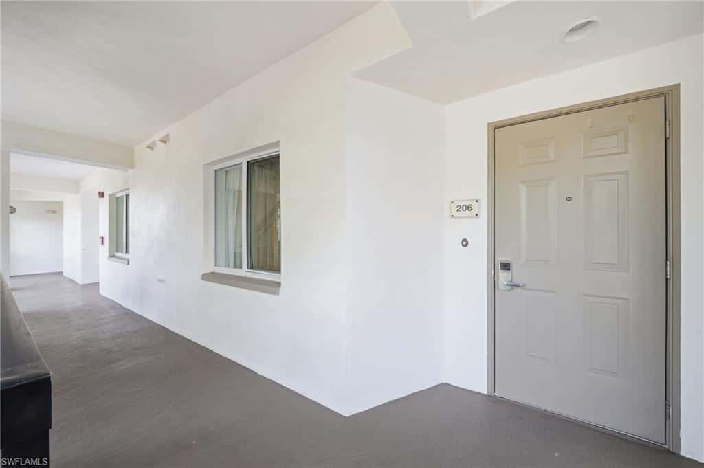 221 9th St #206, Naples, photo 27