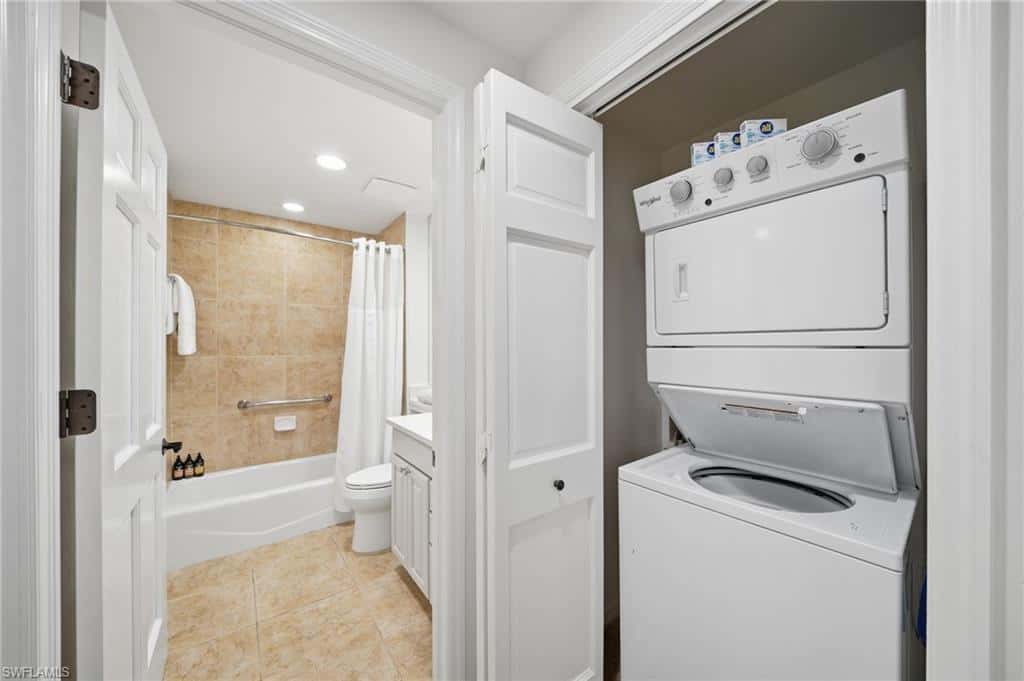 221 9th St #206, Naples, photo 22