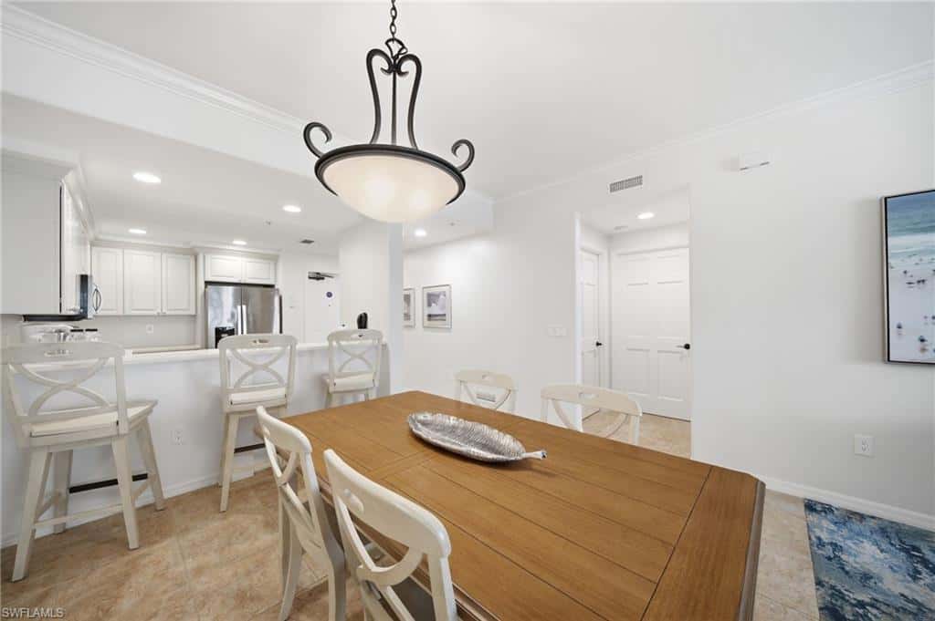 221 9th St #206, Naples, photo 10