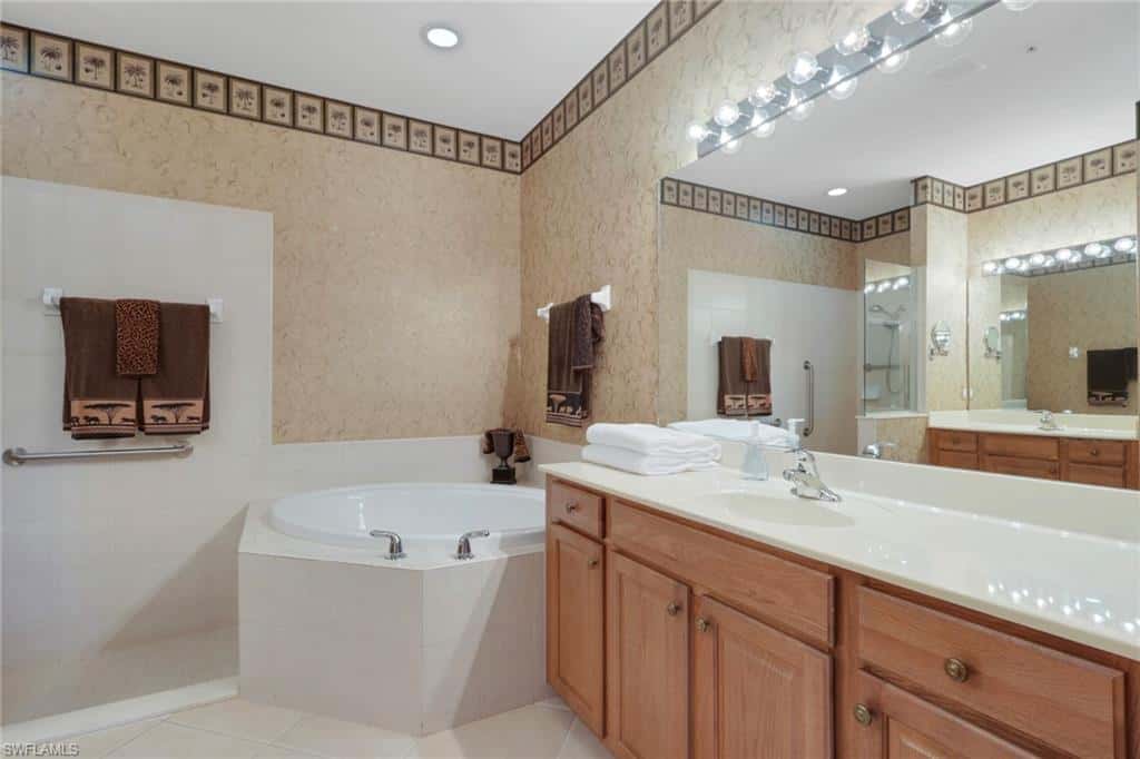 4660 Winged Foot Ct #102, Naples, photo 23