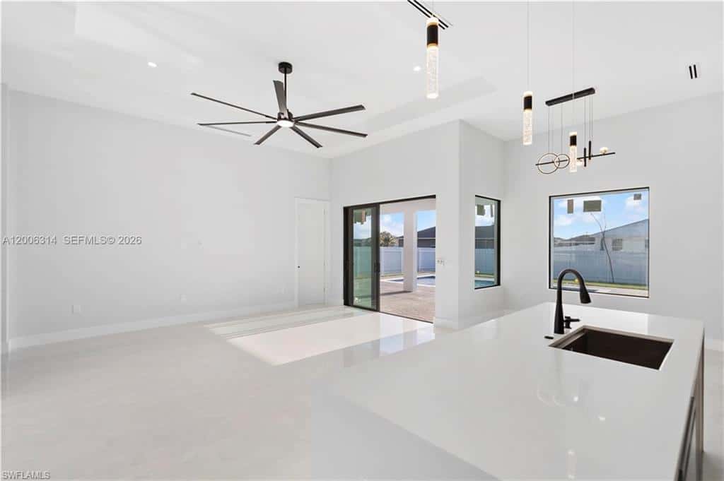 628 Chiquita Blvd, Cape Coral, photo 6