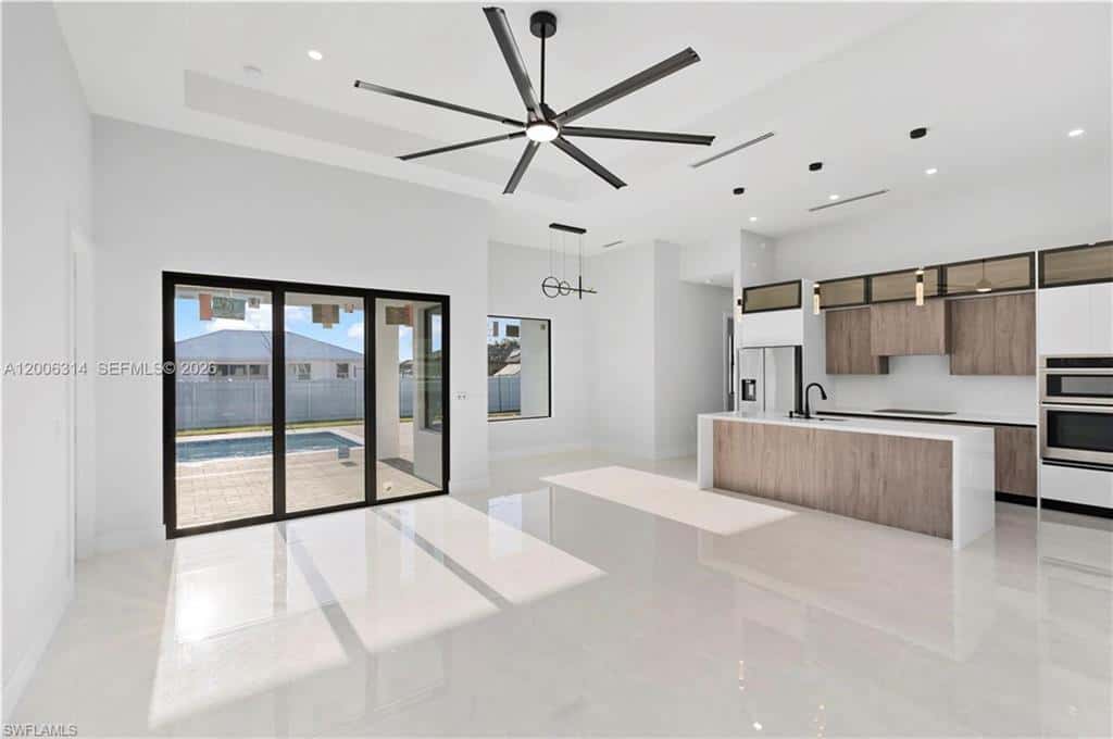 628 Chiquita Blvd, Cape Coral, photo 9