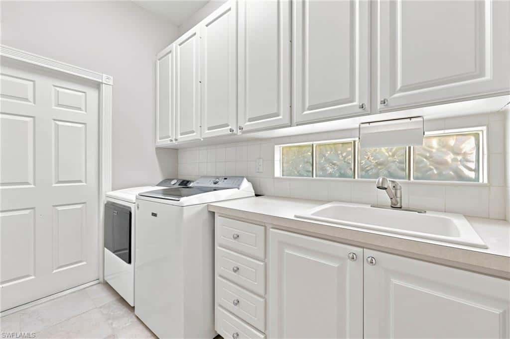 7589 Garibaldi Ct, Naples, photo 29