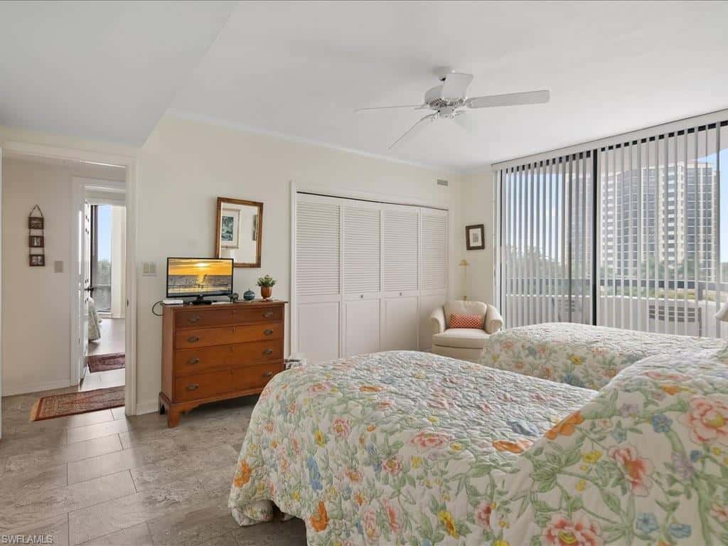 6075 Pelican Bay Blvd #506, Naples, photo 26