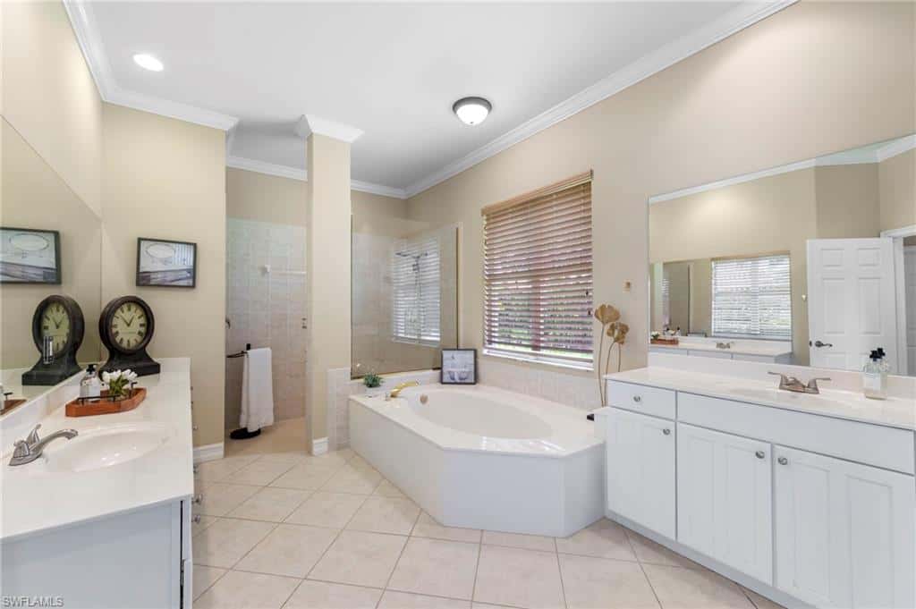 12535 Wildcat Cove Cir, Estero, photo 33