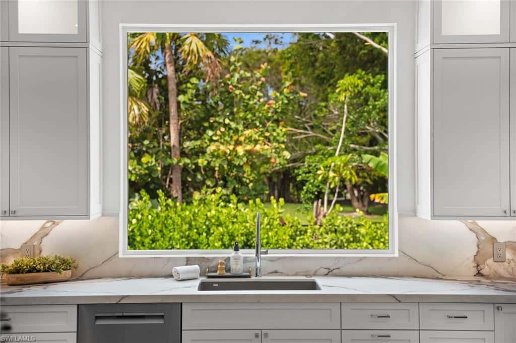 623 Park Shore Dr, Naples, photo 6