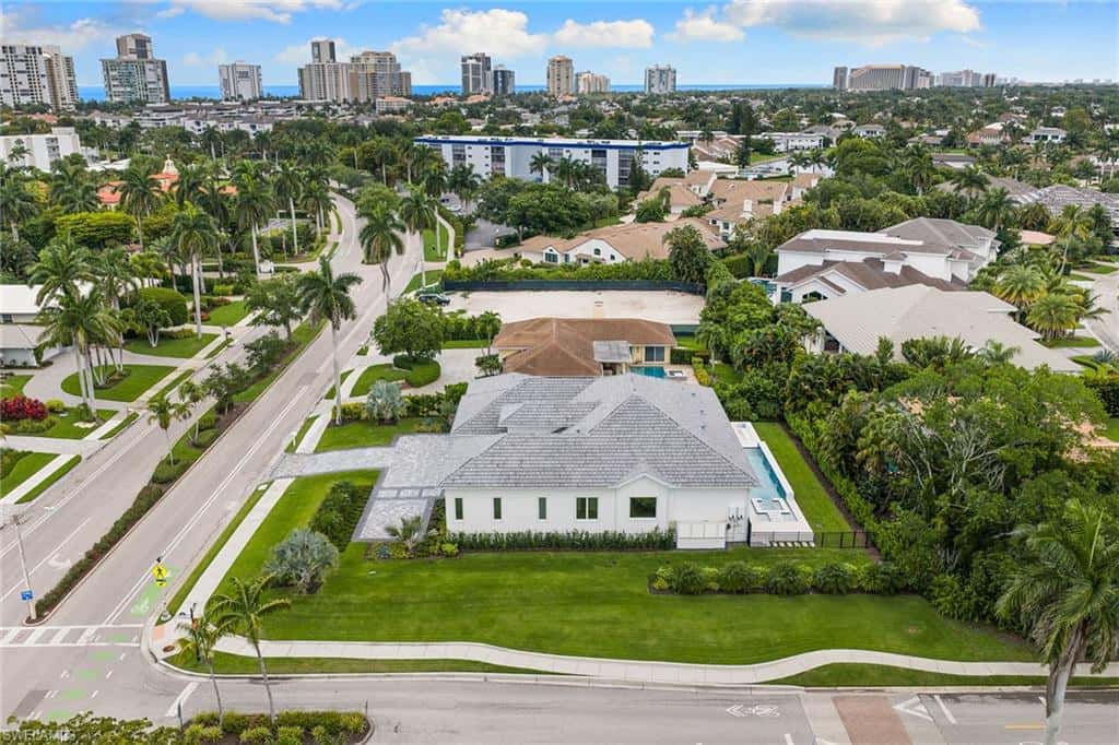 623 Park Shore Dr, Naples, photo 38