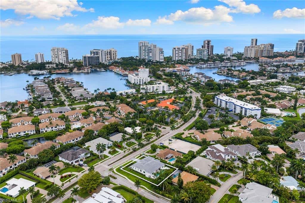 623 Park Shore Dr, Naples, photo 29