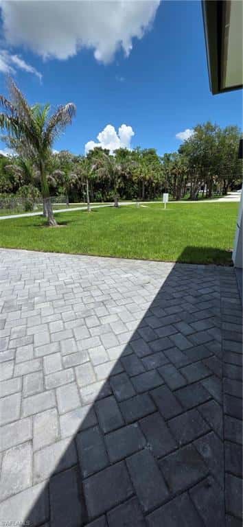 563 15th St, Naples, photo 22