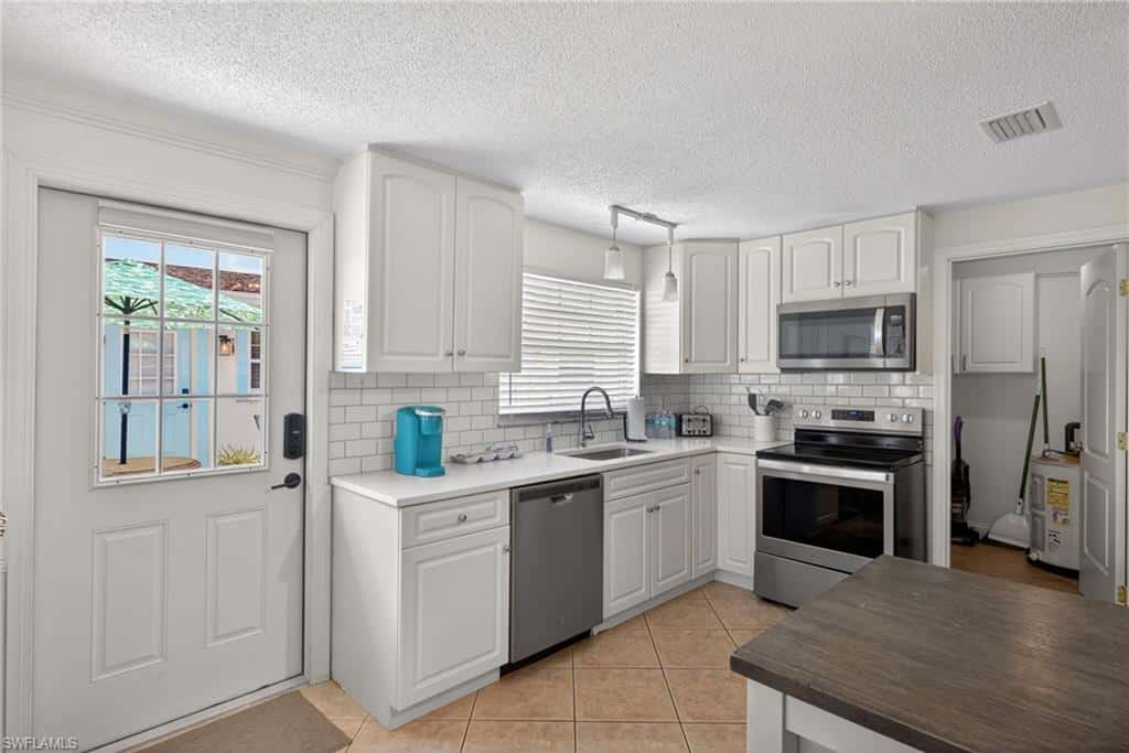 559 105th Ave, Naples, photo 15