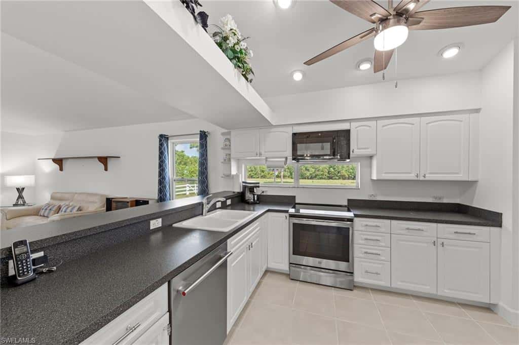 13541 Stringfellow Rd, Bokeelia, photo 9
