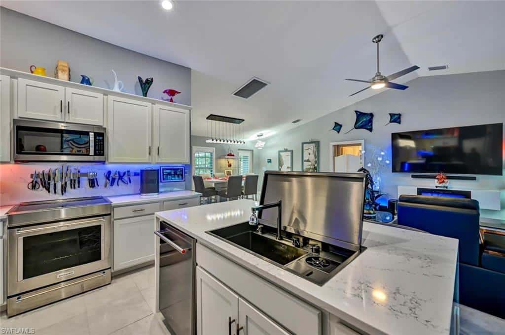 1811 3rd Ter, Cape Coral, photo 12