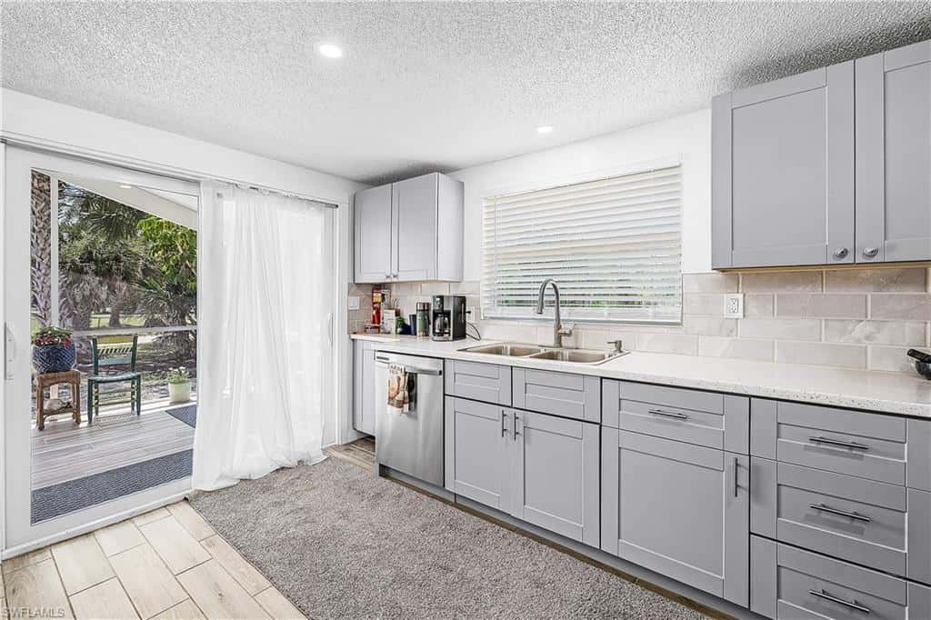 7257 Victory Rd, Bokeelia, photo 12